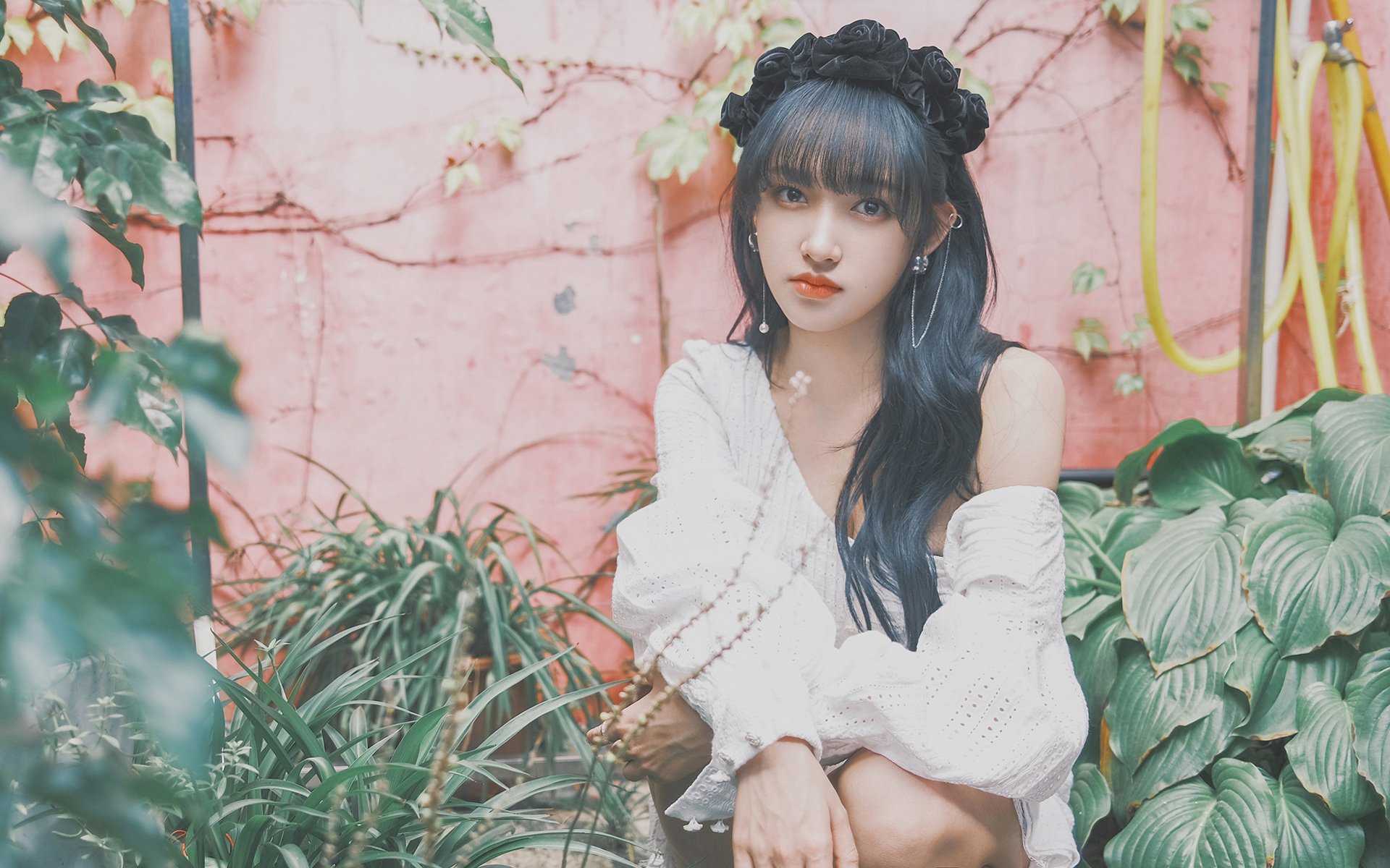 剧场内外的对决:场上场下的激烈斗争,剧场的剧